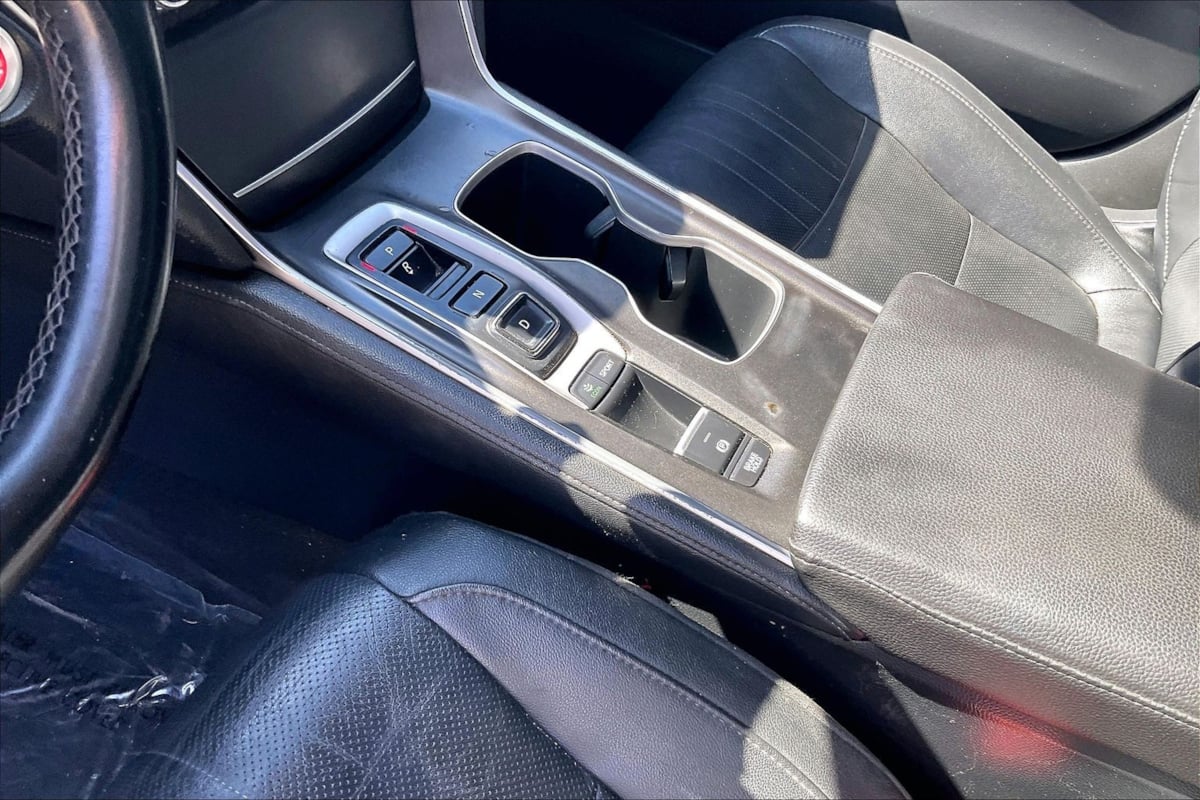 Photo 15 of this Honda Accord Sedan