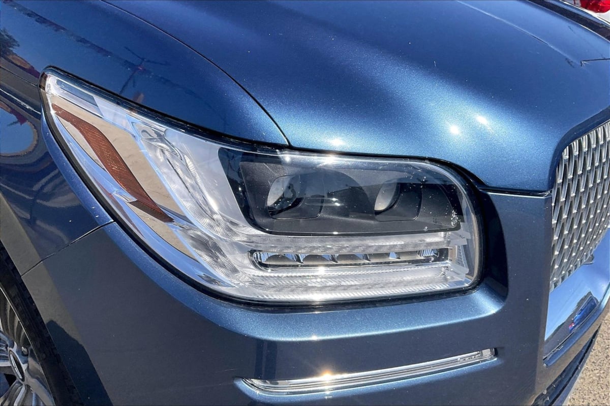 Photo 24 of this Lincoln Navigator L