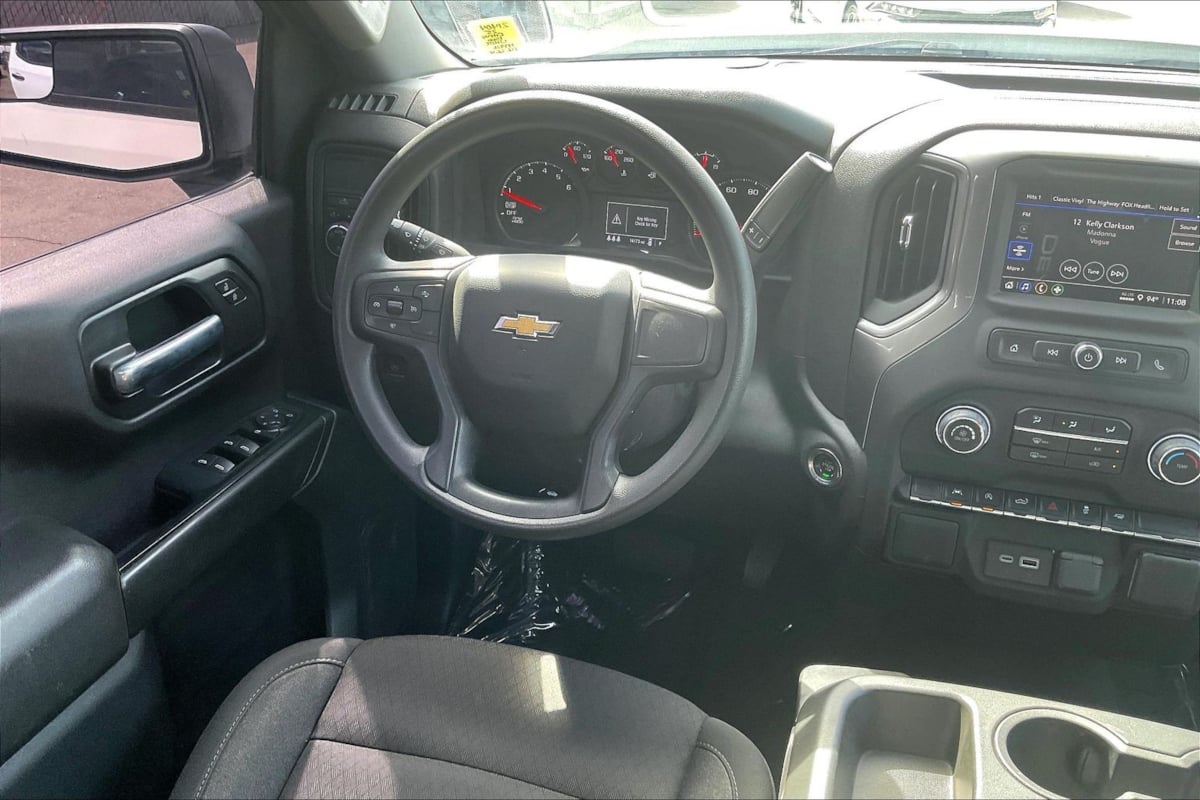 Photo 5 of this Chevrolet Silverado 1500