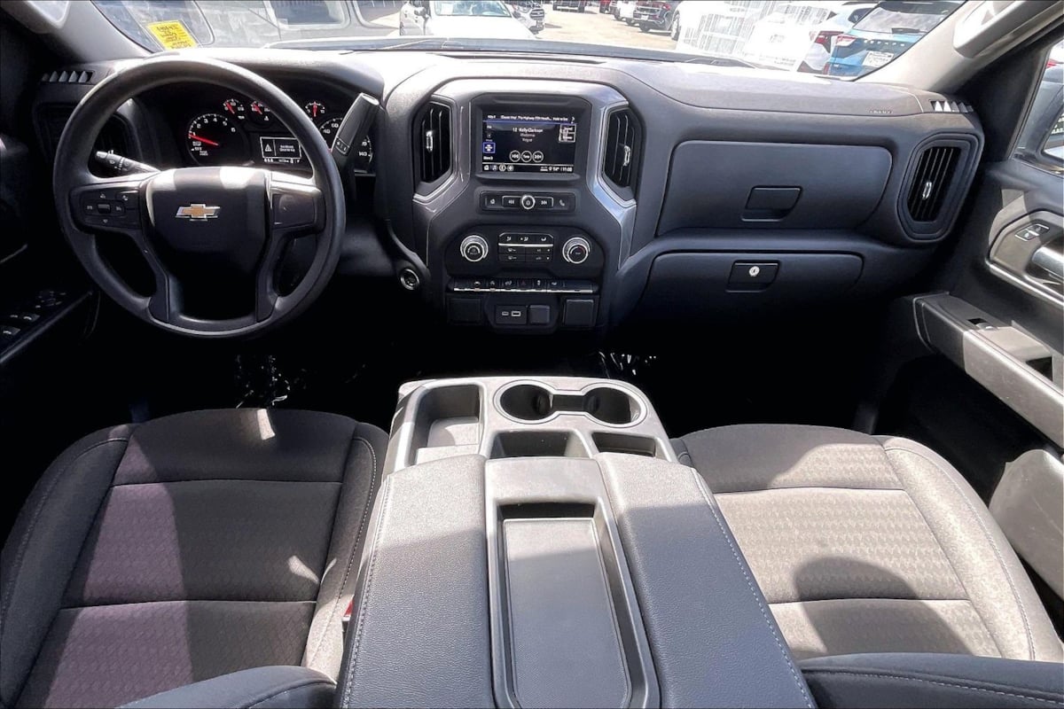Photo 13 of this Chevrolet Silverado 1500