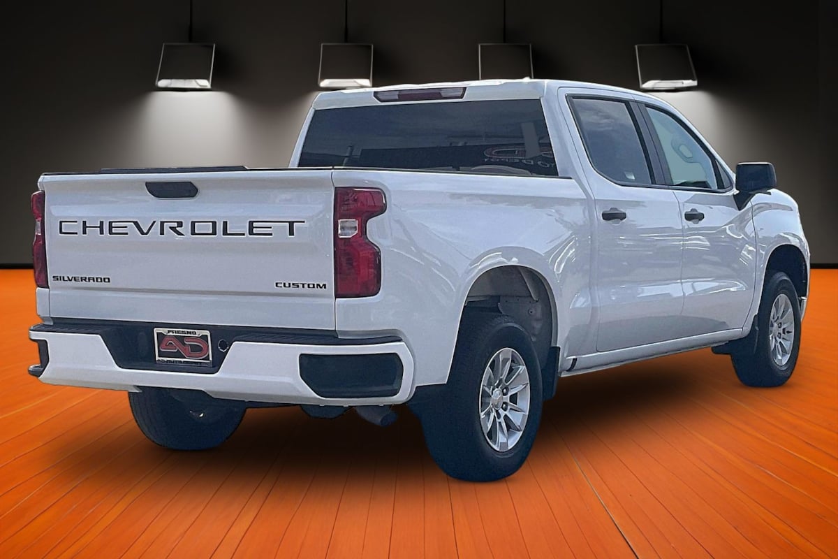 Photo 11 of this Chevrolet Silverado 1500