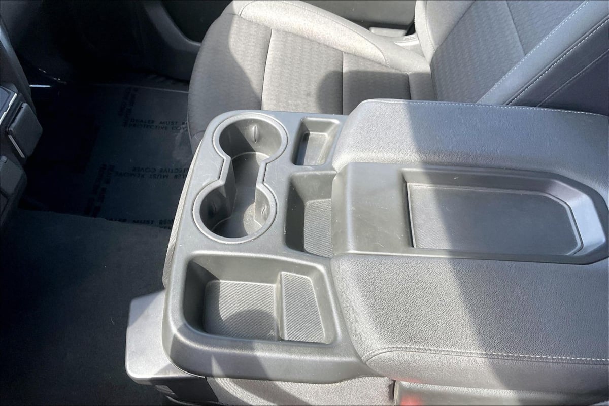 Photo 15 of this Chevrolet Silverado 1500