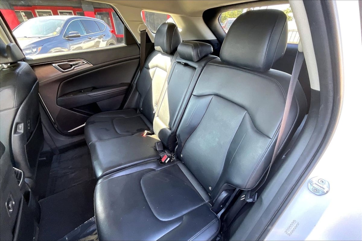 Photo 21 of this Kia Sportage