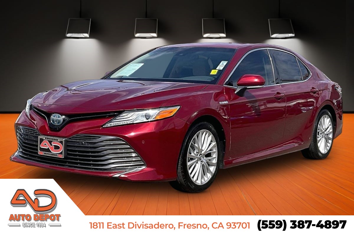 Red (Ruby Flare Pearl) 2018 Toyota Camry Hybrid Sedan Front-Wheel Drive Automatic