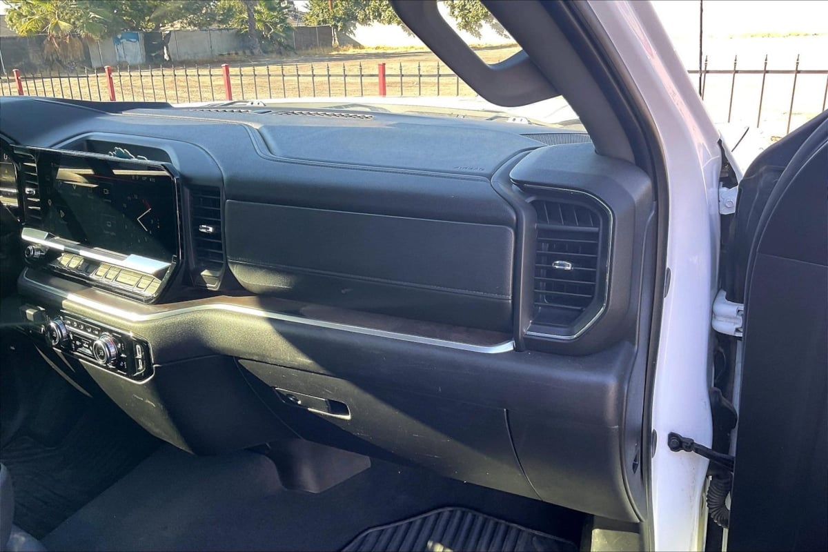 Photo 14 of this GMC Sierra 1500