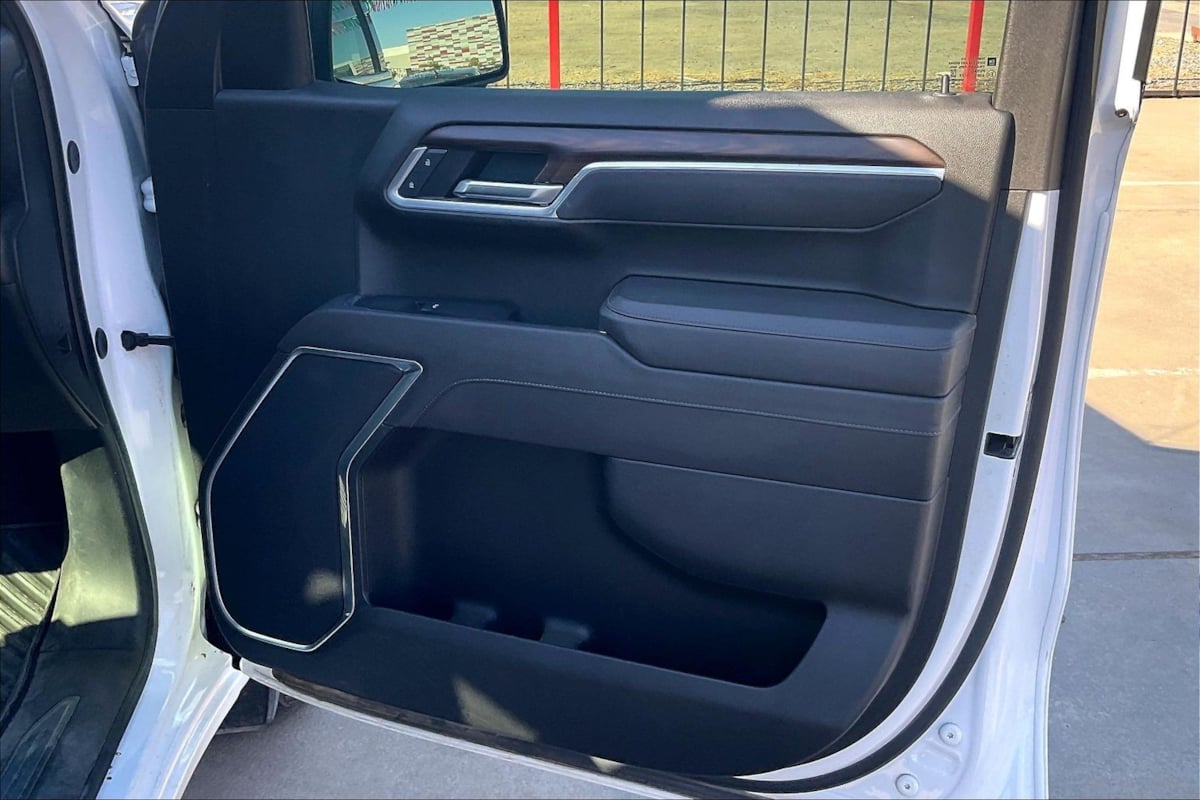 Photo 19 of this GMC Sierra 1500