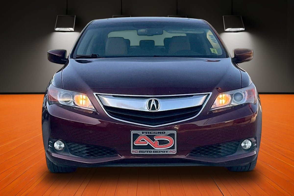 Photo 2 of this Acura ILX