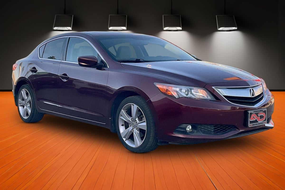 Photo 3 of this Acura ILX