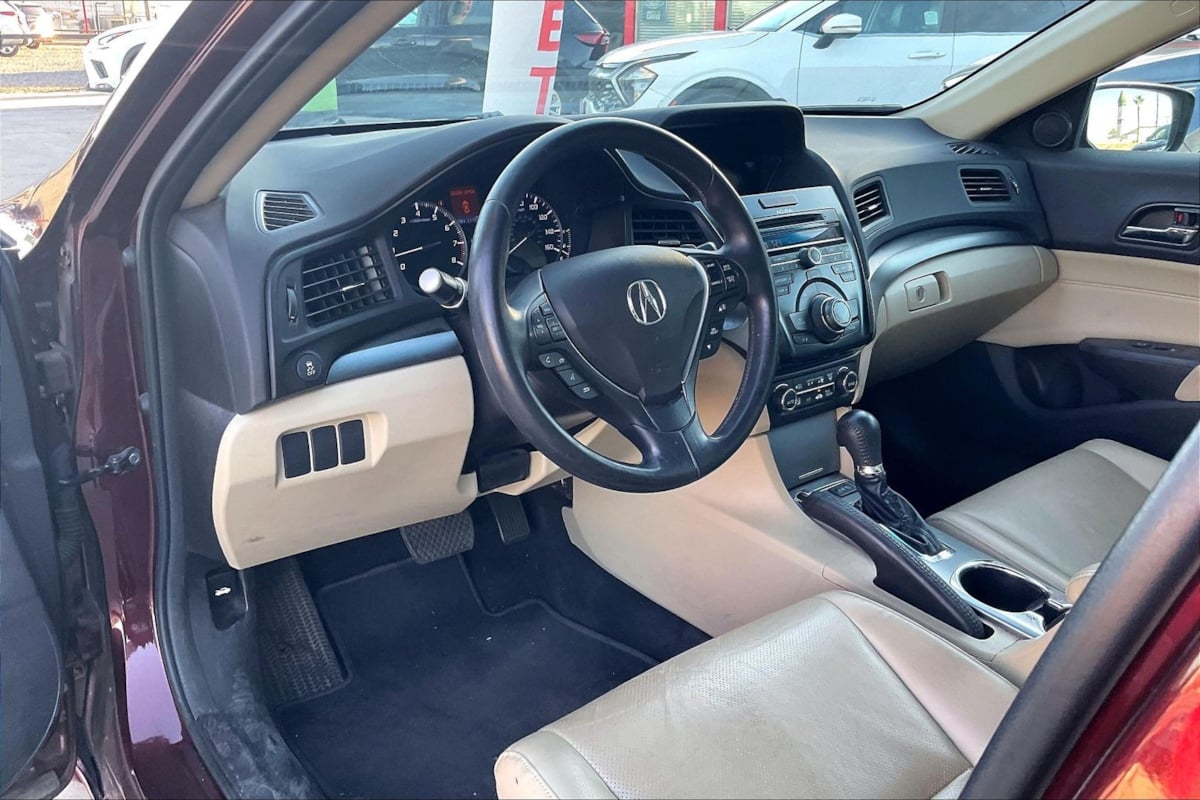 Photo 12 of this Acura ILX