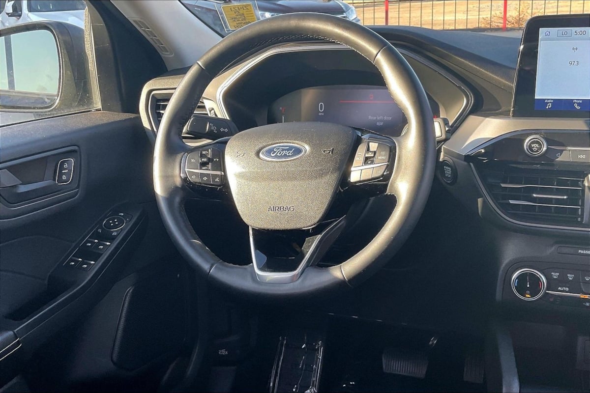 Photo 5 of this Ford Escape