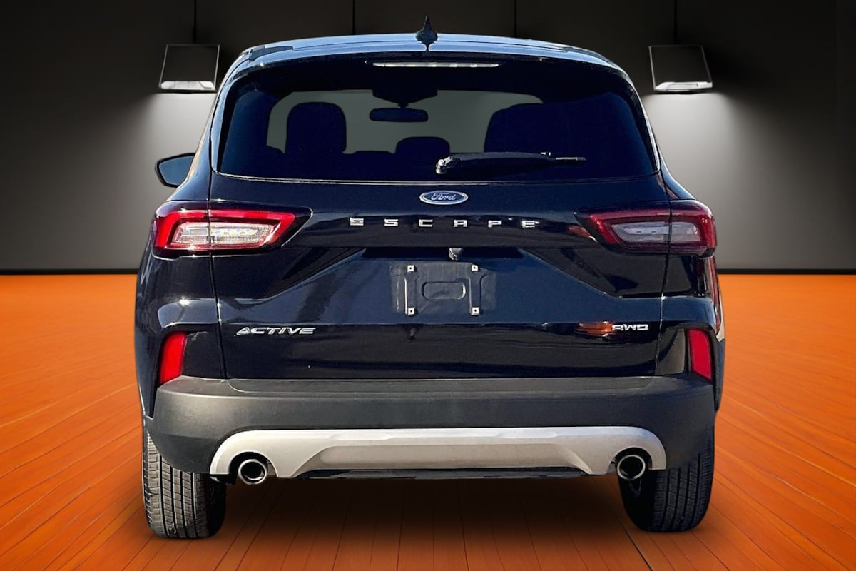 Photo 4 of this Ford Escape