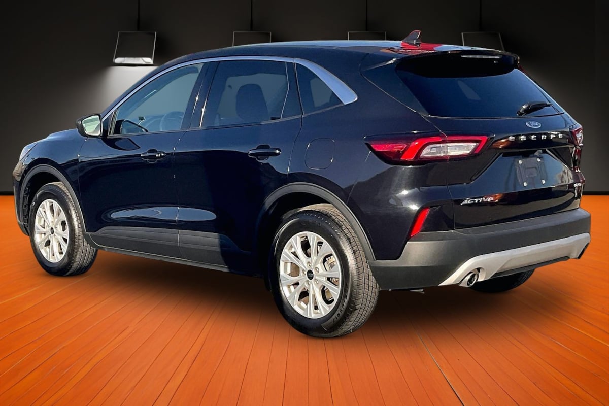 Photo 10 of this Ford Escape