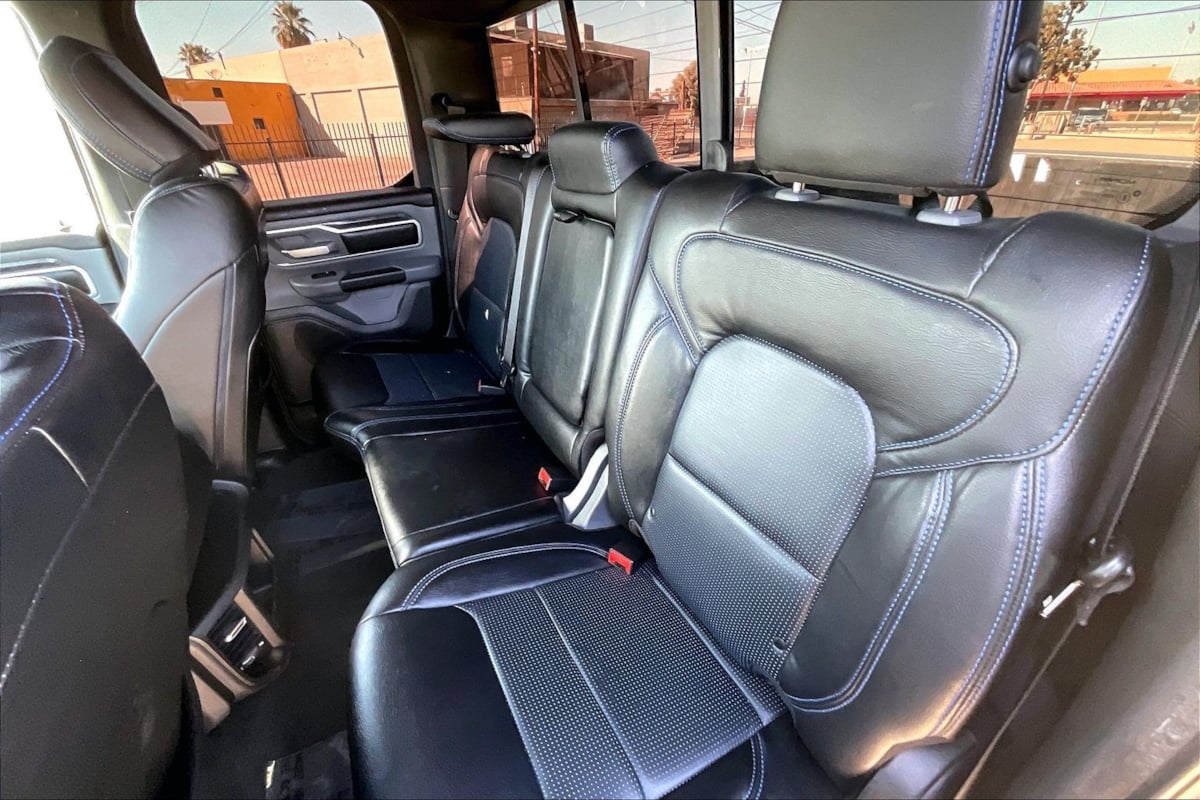 Photo 21 of this Ram 1500