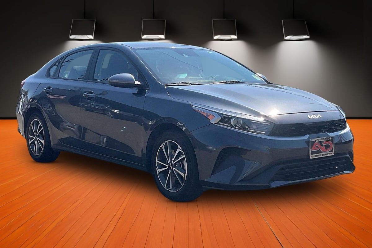 Photo 3 of this Kia Forte