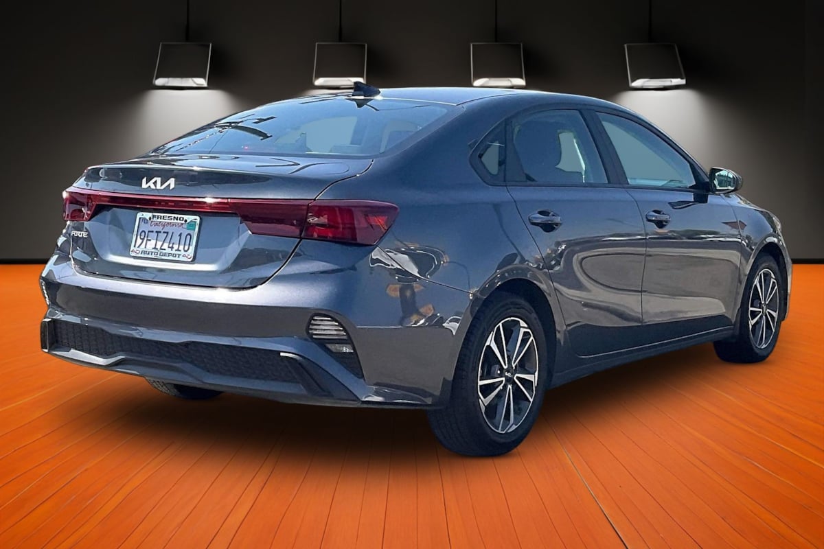 Photo 11 of this Kia Forte