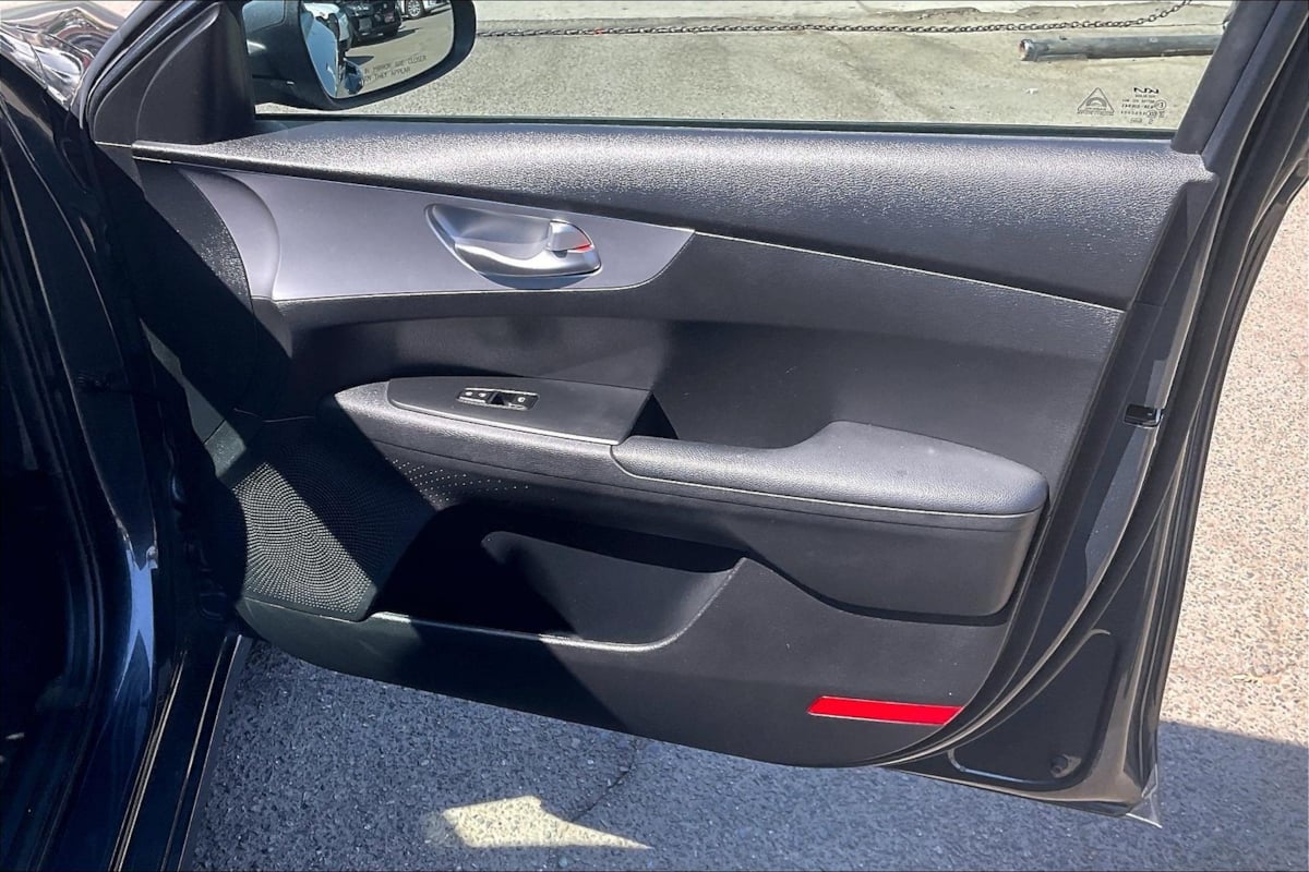 Photo 19 of this Kia Forte