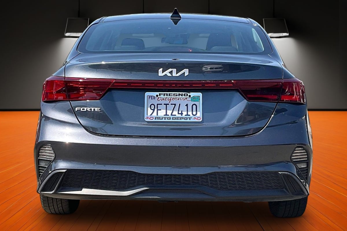 Photo 4 of this Kia Forte