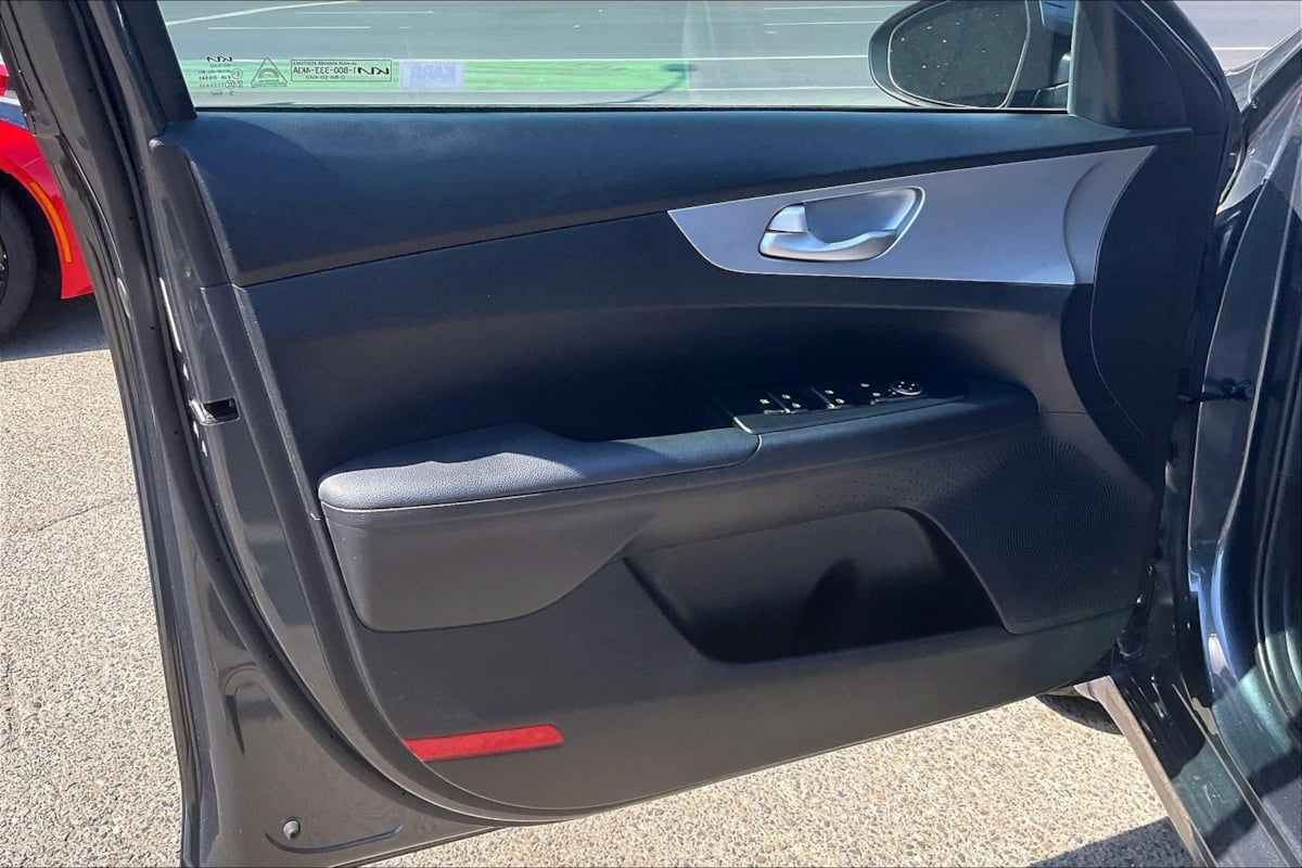 Photo 18 of this Kia Forte