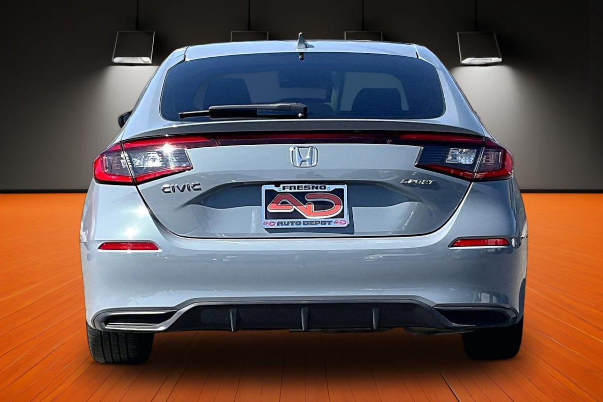 Photo 4 of this Honda Civic Hatchback