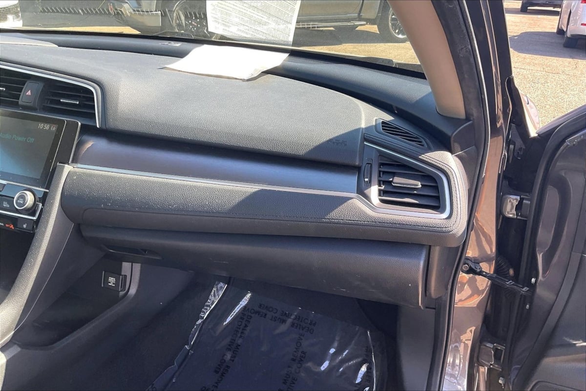 Photo 14 of this Honda Civic Sedan
