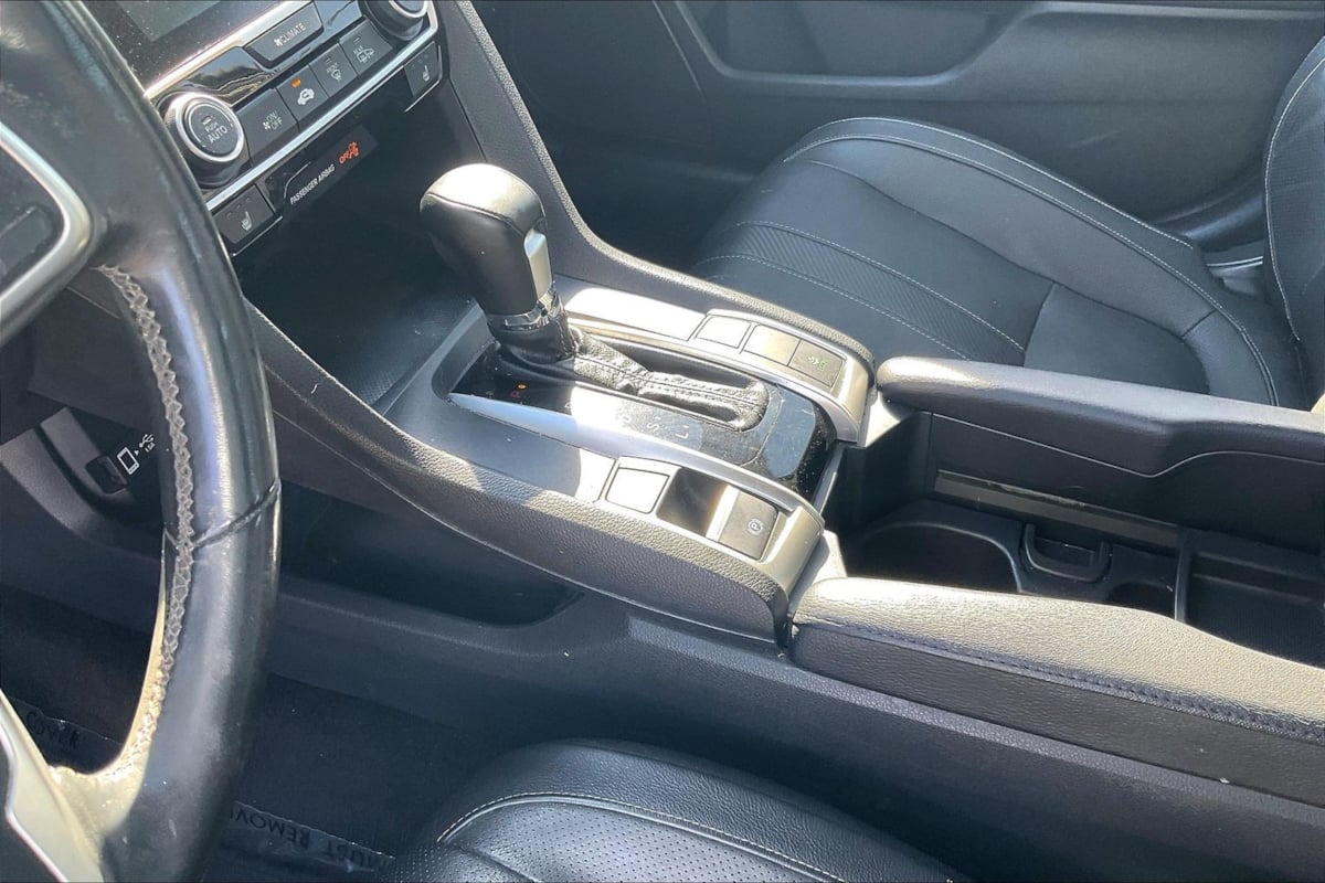 Photo 15 of this Honda Civic Sedan