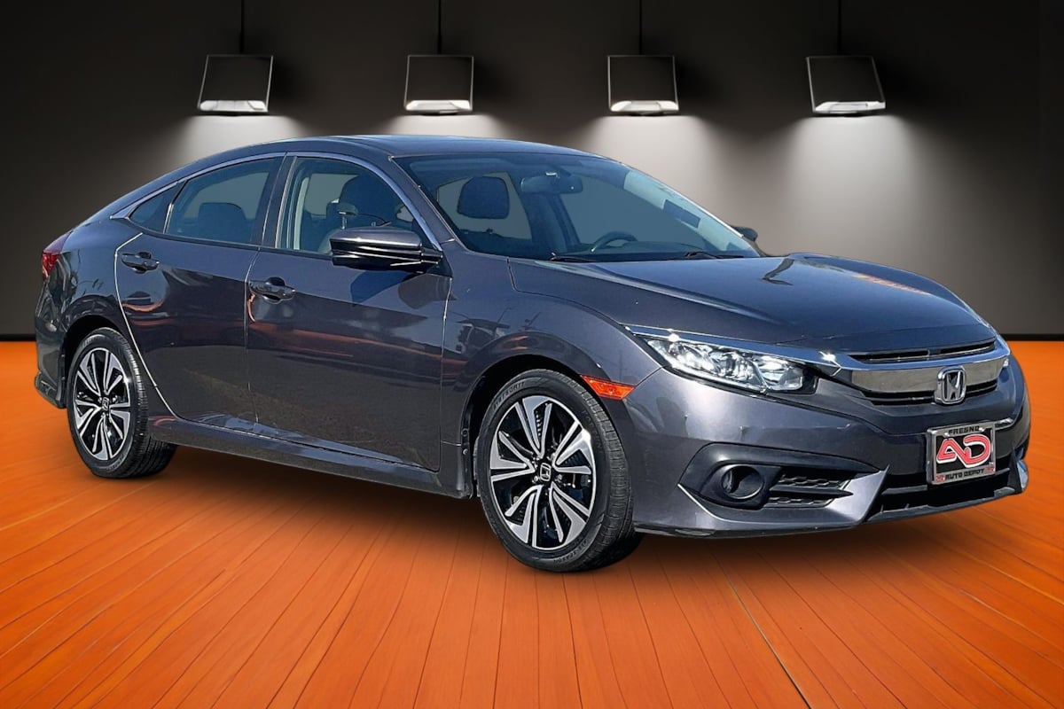 Photo 3 of this Honda Civic Sedan