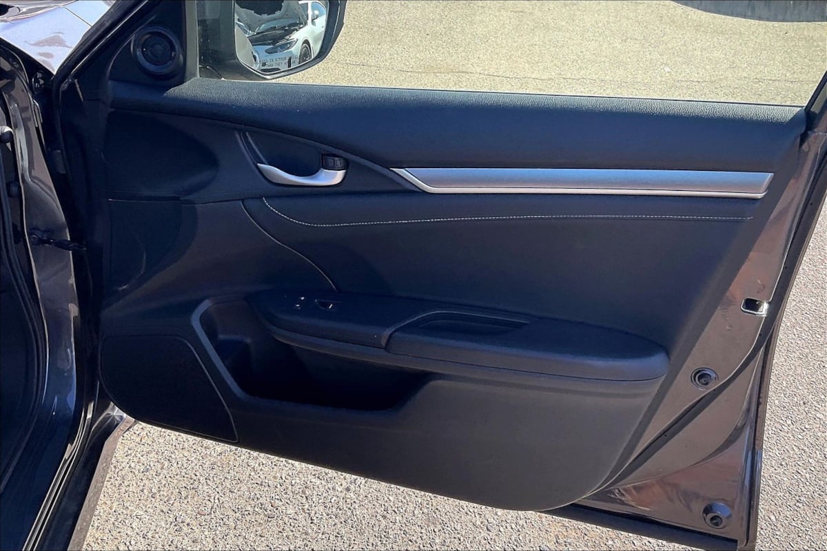 Photo 19 of this Honda Civic Sedan