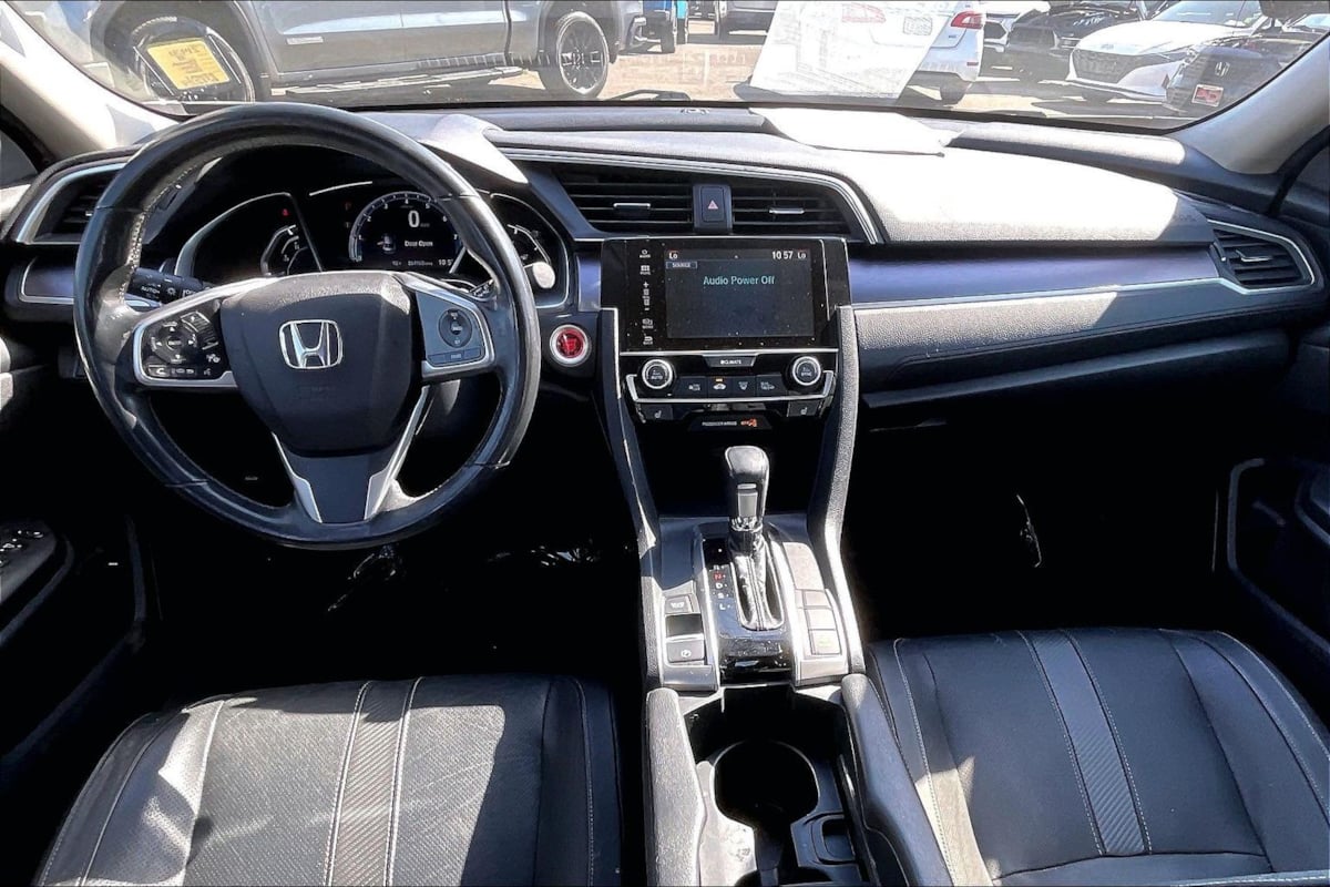 Photo 13 of this Honda Civic Sedan
