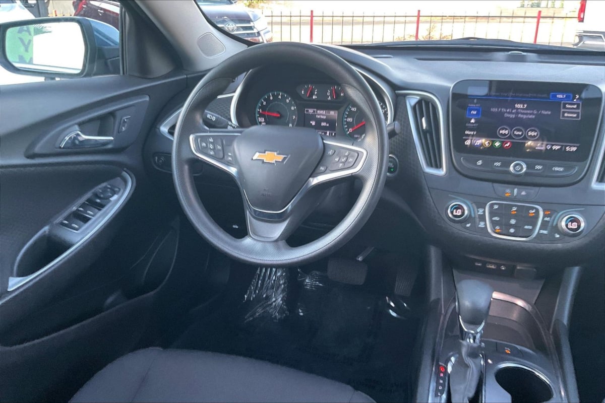 Photo 5 of this Chevrolet Malibu