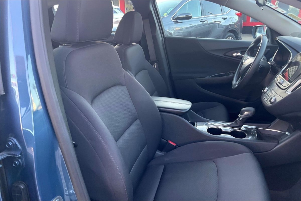 Photo 7 of this Chevrolet Malibu