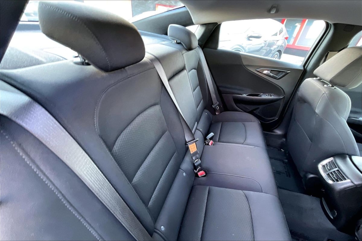 Photo 22 of this Chevrolet Malibu