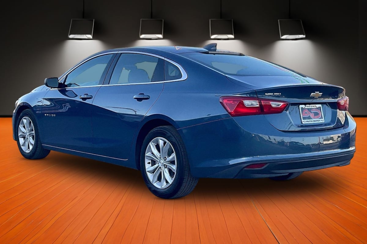 Photo 10 of this Chevrolet Malibu
