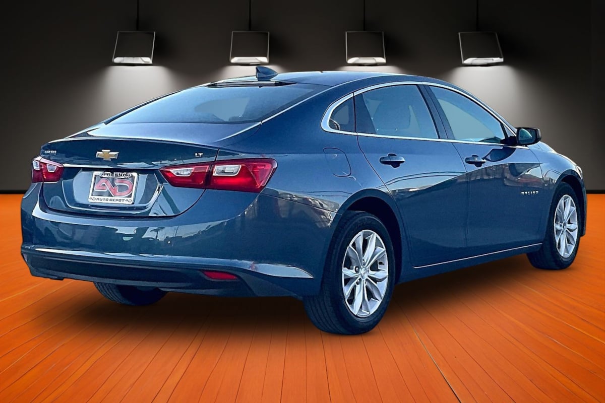 Photo 11 of this Chevrolet Malibu