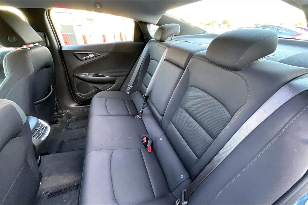 Photo 21 of this Chevrolet Malibu