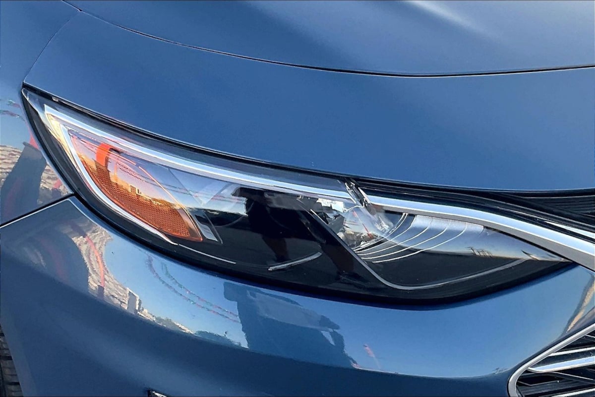 Photo 23 of this Chevrolet Malibu