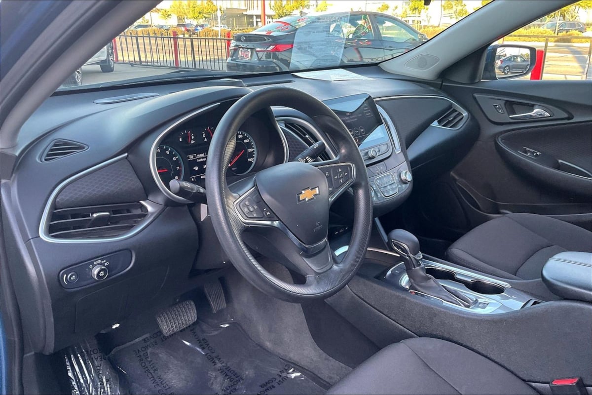 Photo 12 of this Chevrolet Malibu