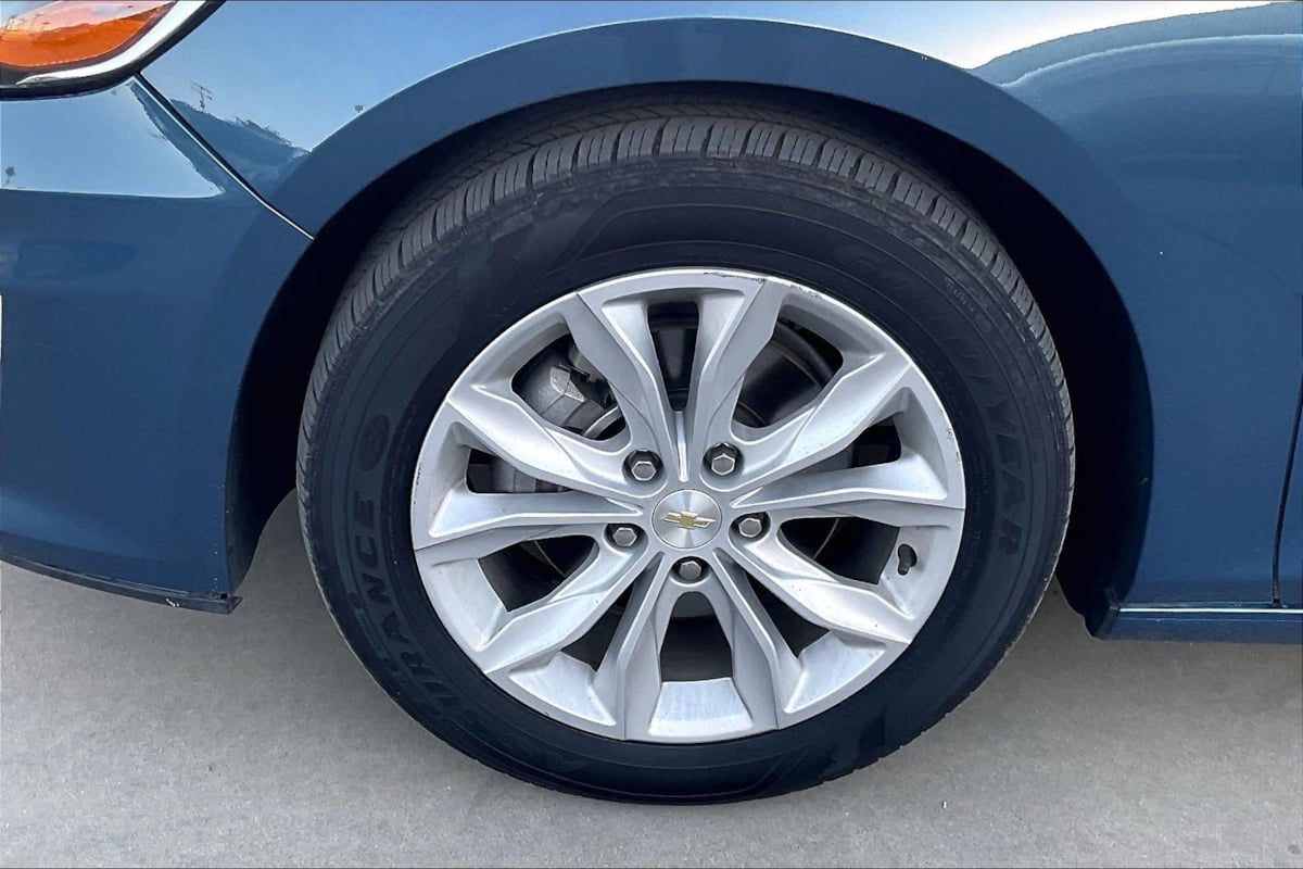 Photo 8 of this Chevrolet Malibu