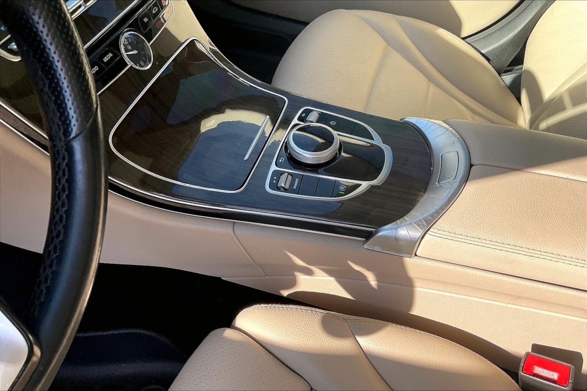 Photo 15 of this Mercedes-Benz C 300
