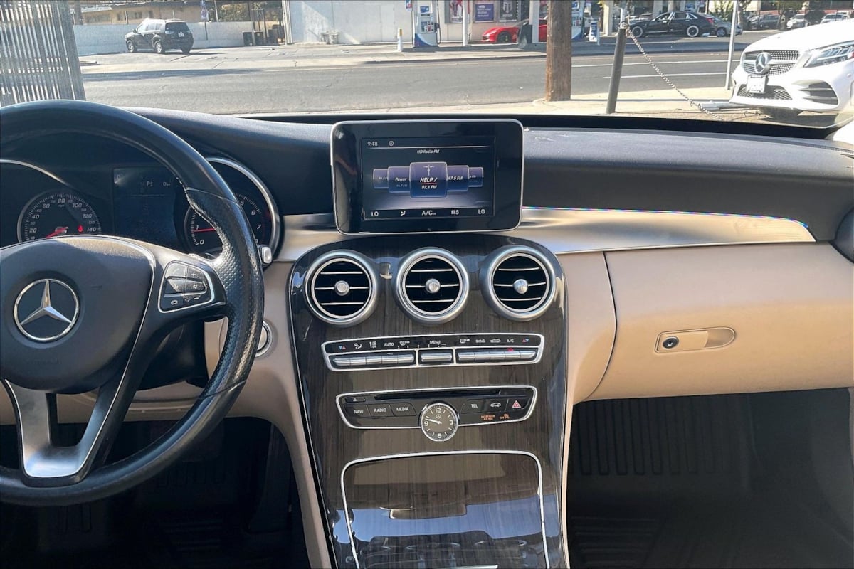Photo 6 of this Mercedes-Benz C 300