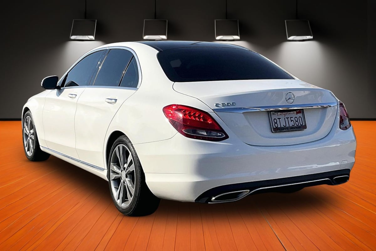 Photo 10 of this Mercedes-Benz C 300