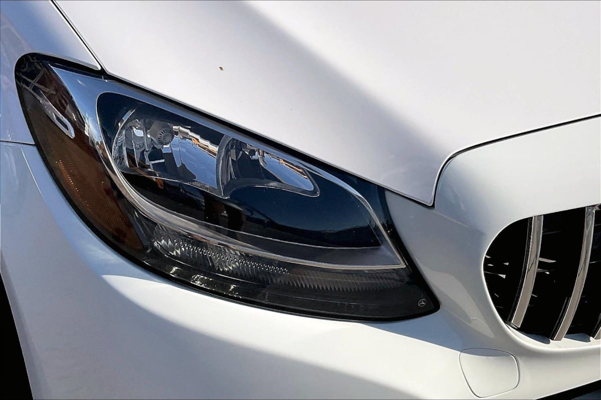Photo 23 of this Mercedes-Benz C 300