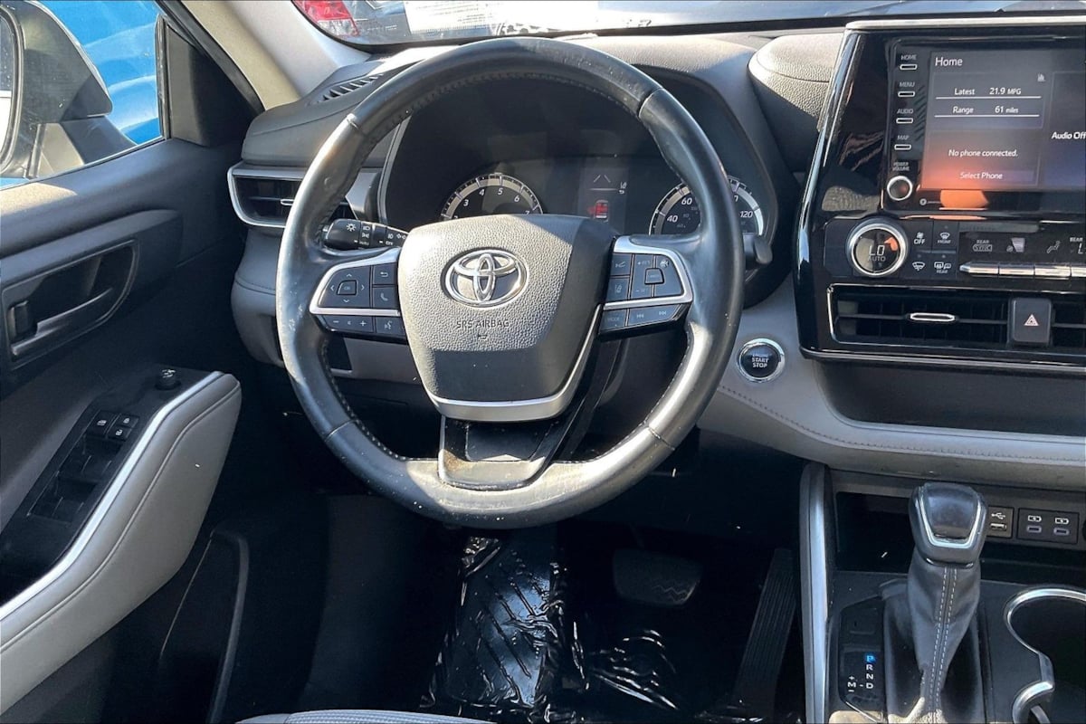 Photo 5 of this Toyota Highlander