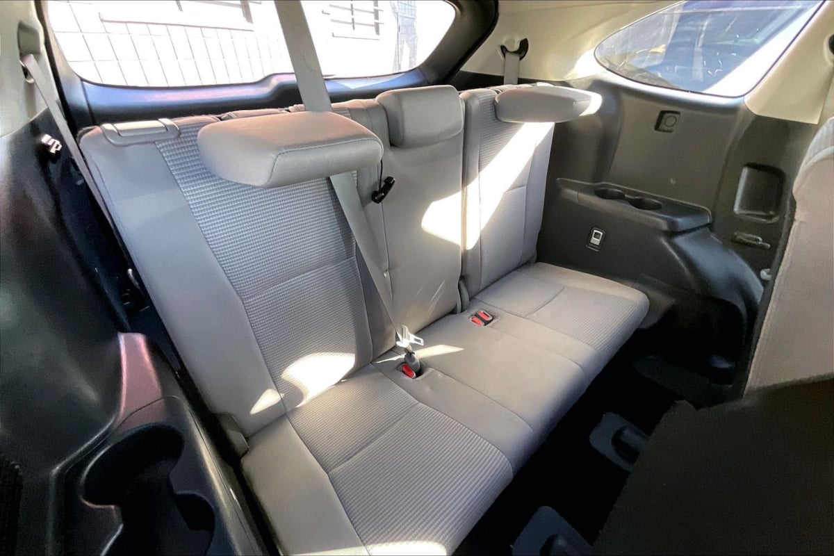 Photo 23 of this Toyota Highlander