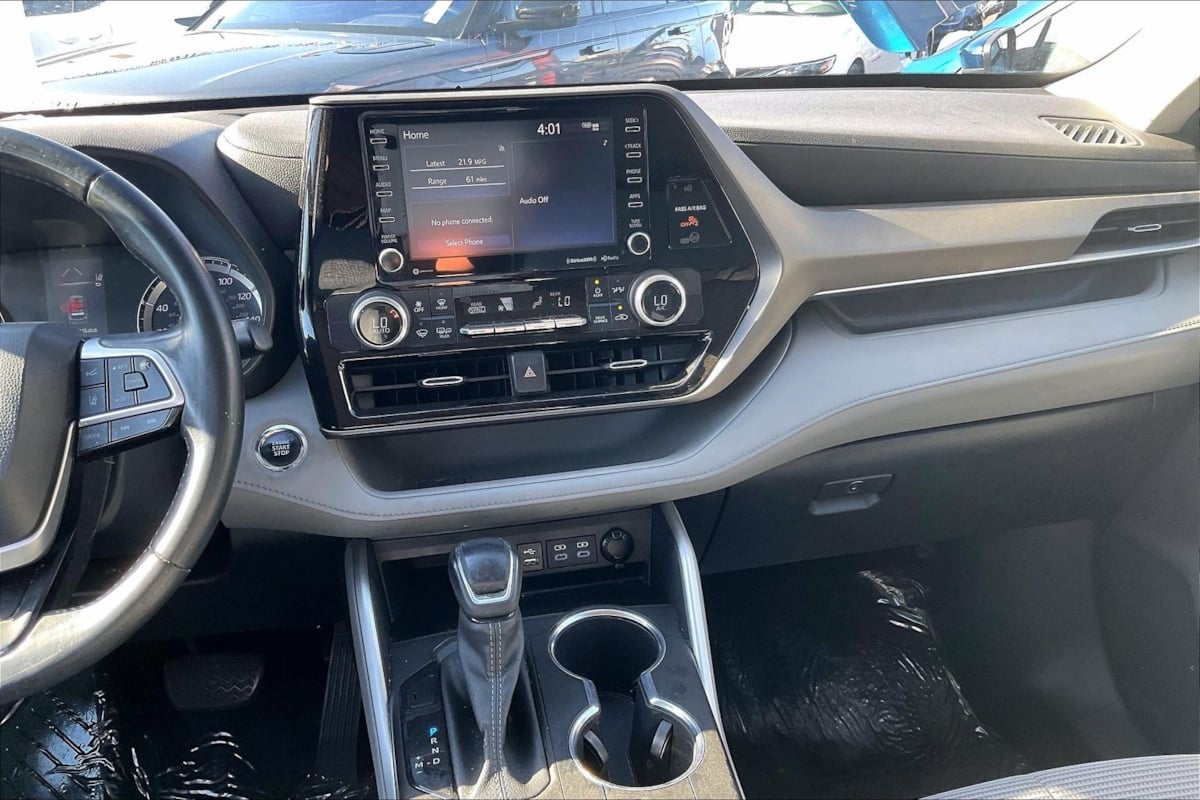 Photo 6 of this Toyota Highlander