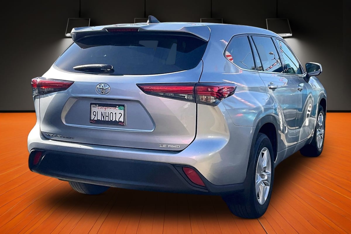 Photo 11 of this Toyota Highlander