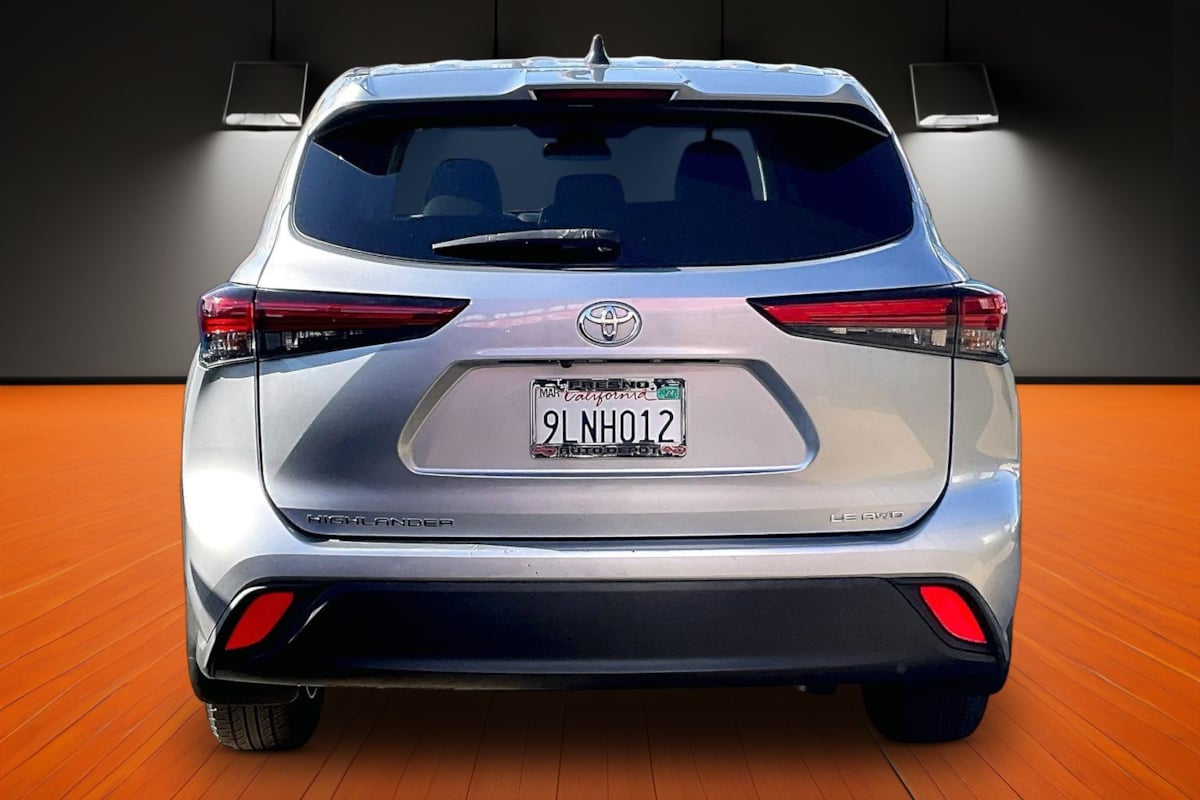 Photo 4 of this Toyota Highlander