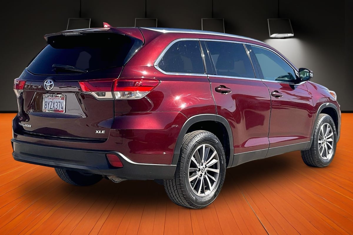 Photo 11 of this Toyota Highlander