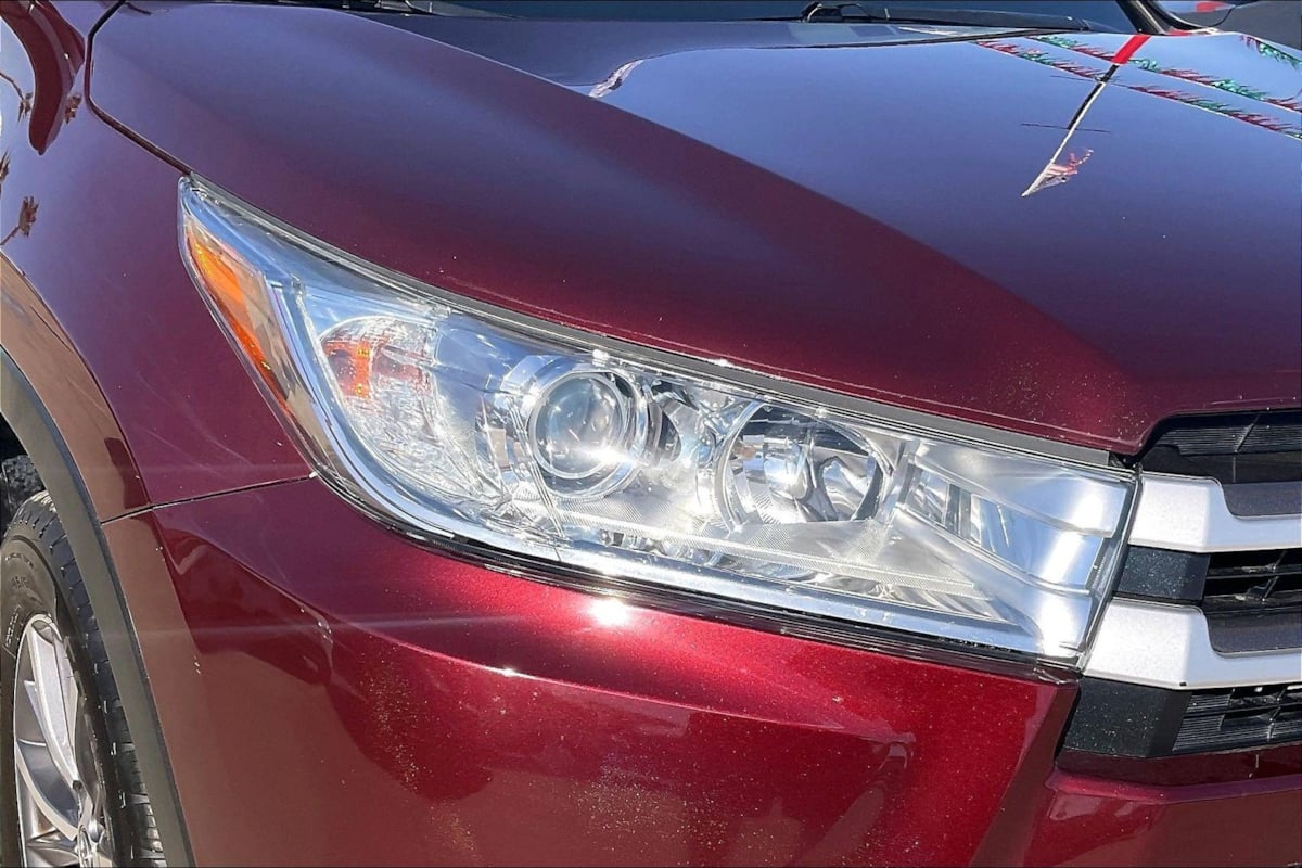 Photo 24 of this Toyota Highlander
