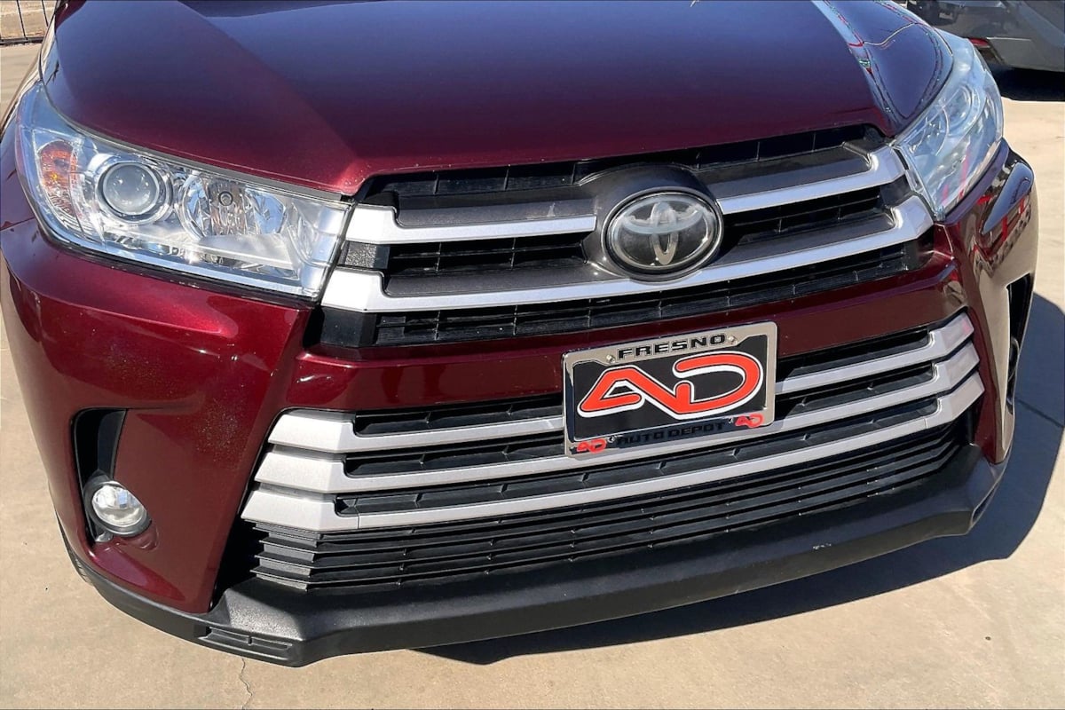 Photo 26 of this Toyota Highlander