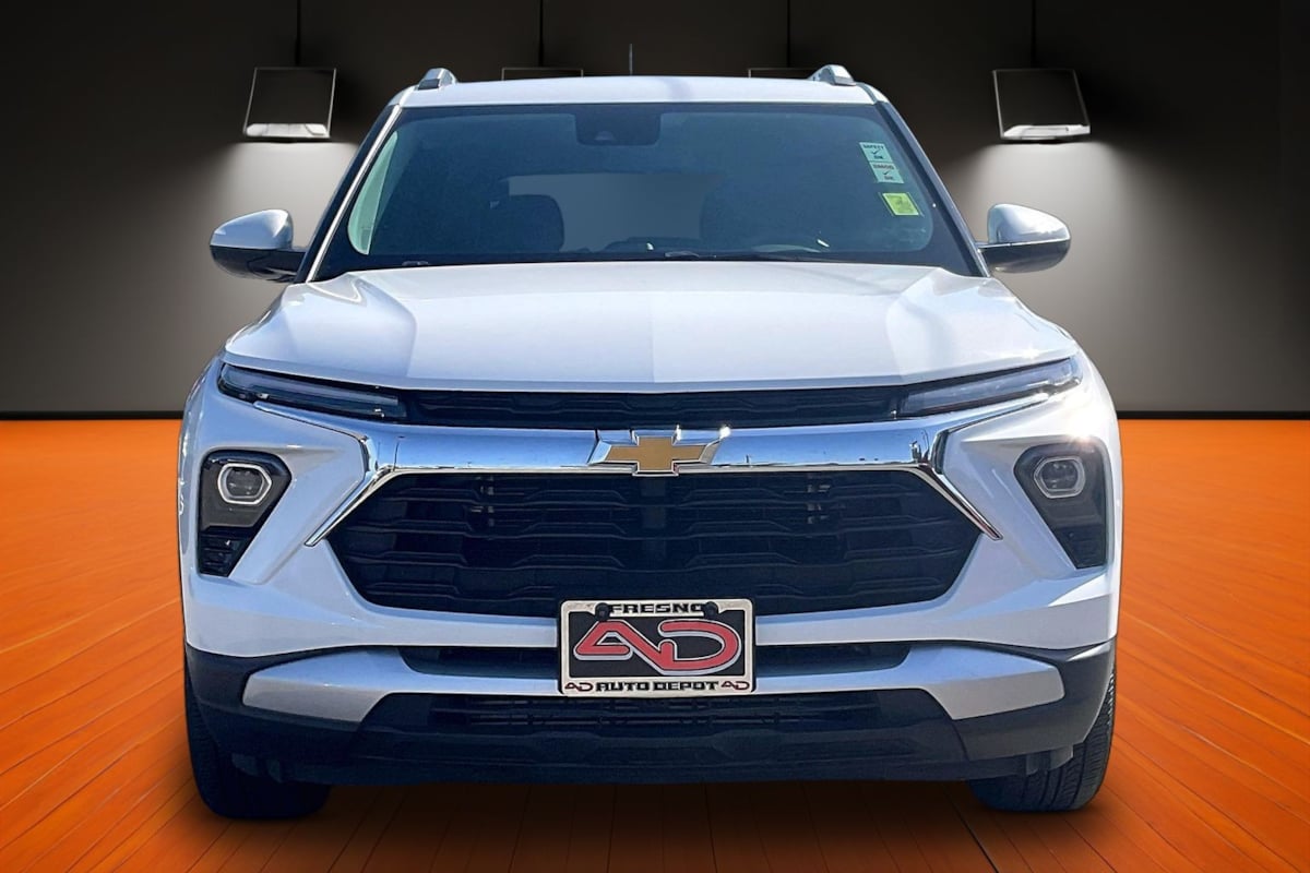 Photo 2 of this Chevrolet Trailblazer
